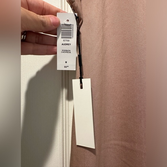 Babaton Audrey Blouse NWT - Picture 2 of 2